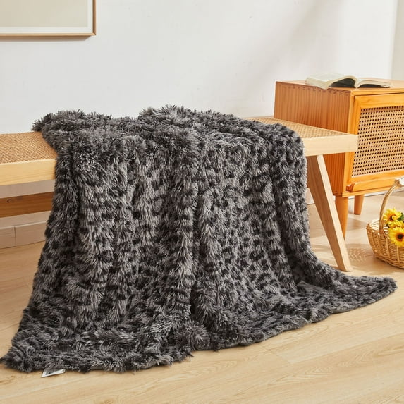 XeGe Luxury Faux Fur Leopard Print Throw, Soft 50x60 Cheetah Print Fluffy Blanket, Shaggy Plush Decorative Couch Blanket, Cute Furry Fuzzy Animal Throw for Sofa Bed, Leopard Light Grey