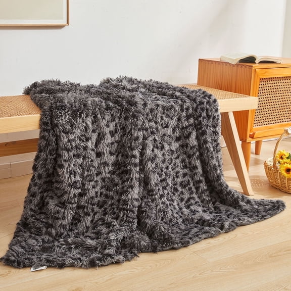 XeGe Luxury Faux Fur Leopard Print Throw, Soft 50x60 Cheetah Print Fluffy Blanket, Shaggy Plush Decorative Couch Blanket, Cute Furry Fuzzy Animal Throw for Sofa Bed, Leopard Light Grey
