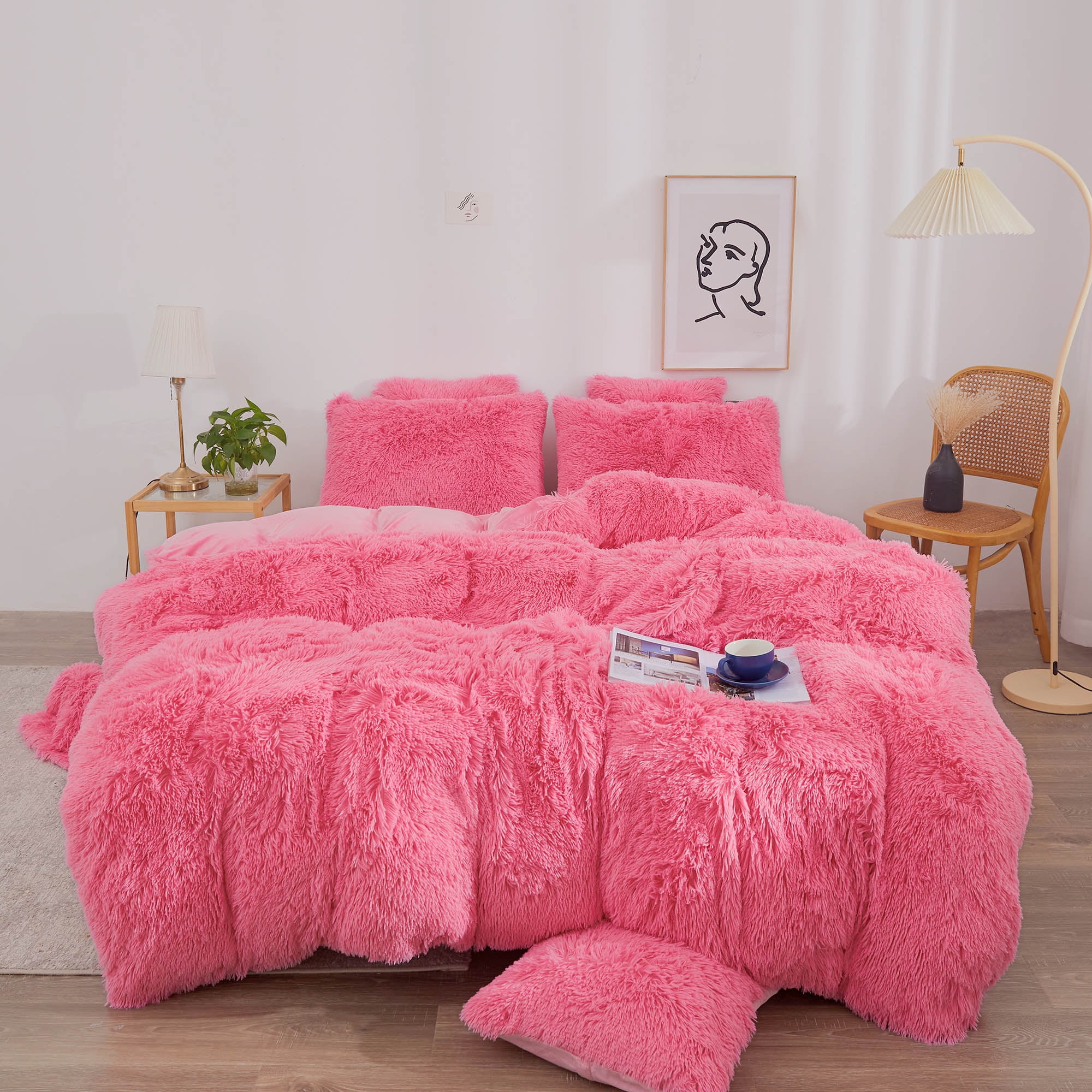 https://i5.walmartimages.com/seo/XeGe-Plush-Shaggy-Duvet-Cover-Set-Luxury-Ultra-Soft-Fluffy-Faux-Fur-Bedding-Sets-3-Pieces-Velvet-1-Fuzzy-Furry-Comforter-2-Pillow-Cases-Zipper-Closur_a6b2d606-b048-44f6-9bbc-03ecc2e52a93.74e88477eea12a92cd1e514bd0b5d709.jpeg