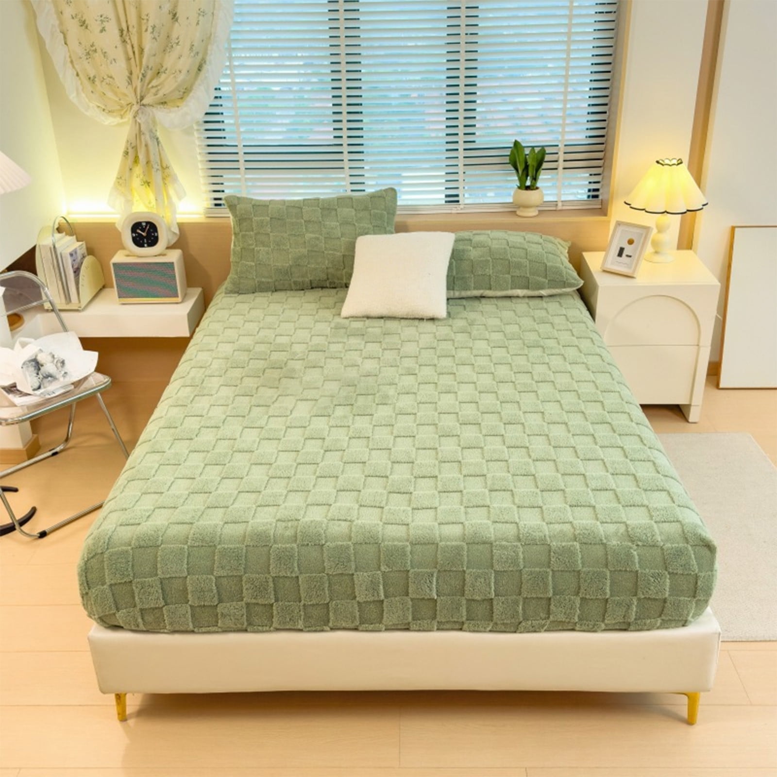 Xecvkr Coral Velvet Mattress Cover Winter Warm Fitted Sheet Checkerboard Slip Resistant Bed Skirt Protector Home Bedroom Cozy Bedding Green