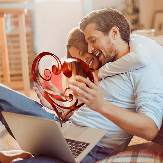 Xecvkr Metal Heart Wall Art Outdoor Garden Patio Valentine’s Day Craft Retro Hollow Classic Ornament Large Durable Easy Hang Indoor Outdoor Decor 1pc