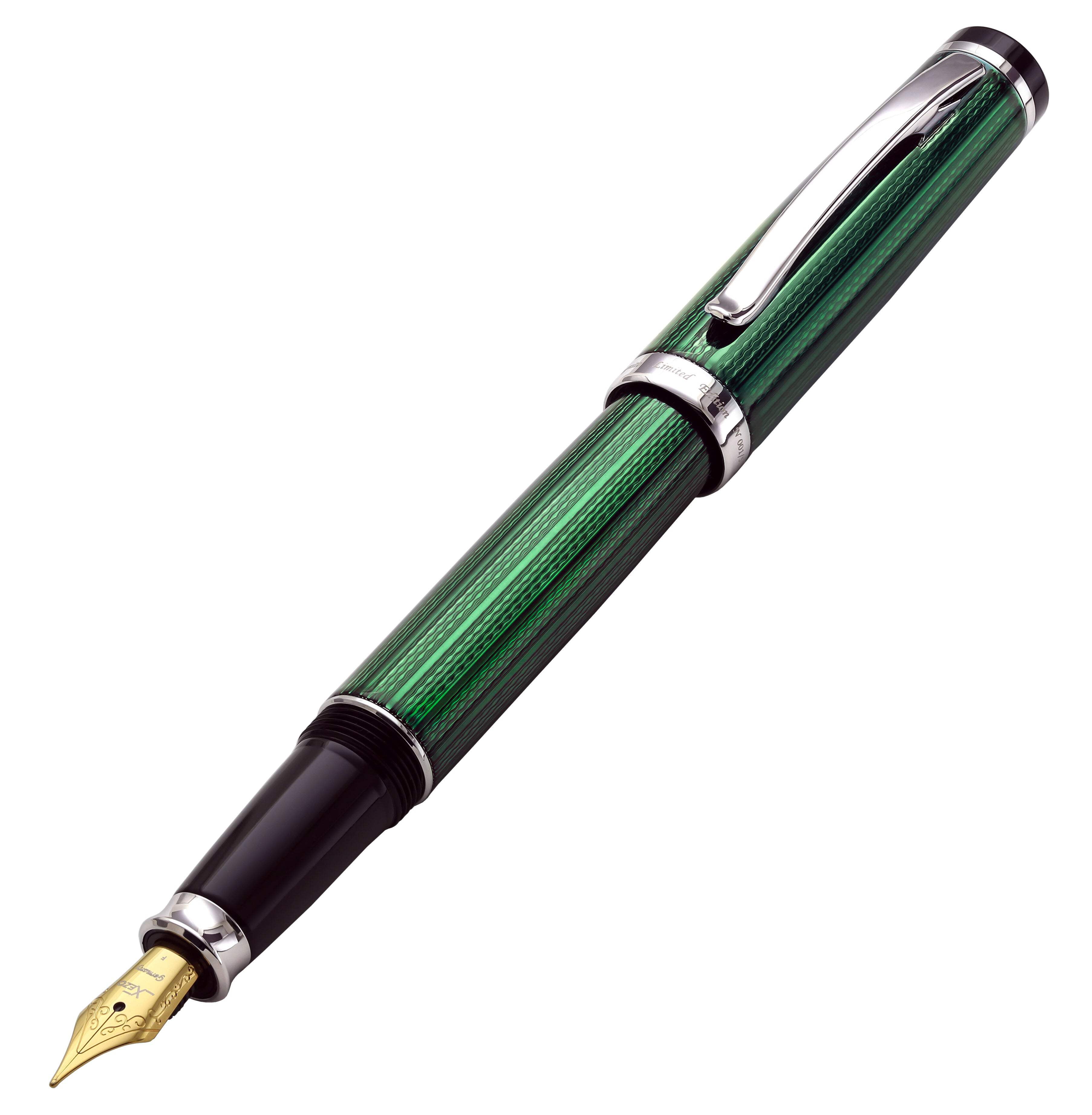 Xezo Xezo Incognito™ Diamond-Cut Lacquered Brass Fountain Pen (Fine Nib) - Forest Green