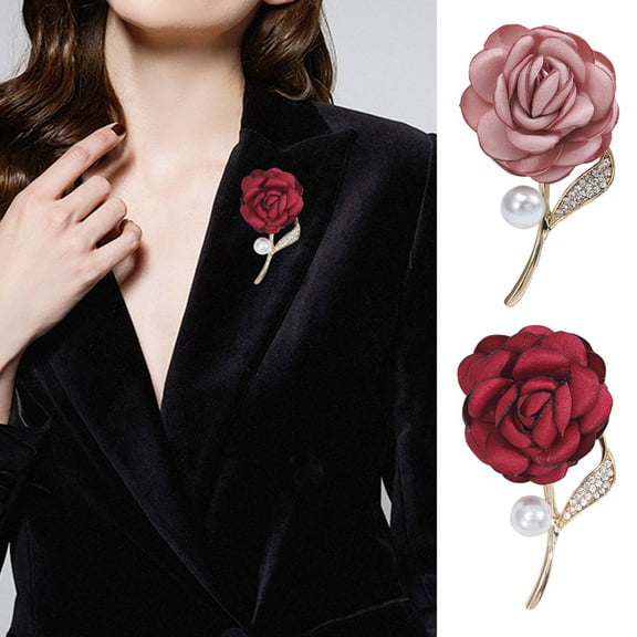 Xinyolin Elegant Rose Flower Shape Brooch Shining Rhinestone Faux Pearl Decor Pin Wedding Dress Badge Coat Accessories