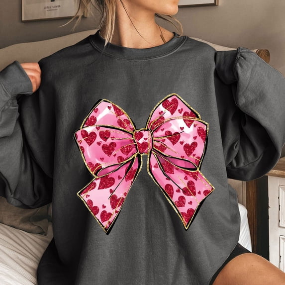 Xixinqiwan Women Valentine's Day Long Sleeve Shirt,Womens Heart Print Crewneck Graphic Shirt Lightweight Comfortable Sweatshirt Long Sleeve Pullover