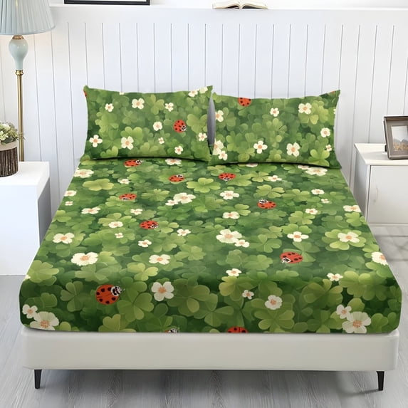 Xixirimido Green Shamrock Ladybug Print 3Pcs Fitted Sheet Set Soft Bed Sheet with 2 Pillowcases Wrinkle Resistant Bedding Set Breathable Mattress Sheets for St. Patrick's Day Decor, Queen Size