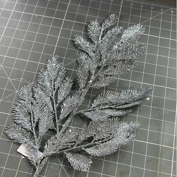 Xmas Pine Lvs Spray Sil 60882