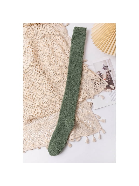 -A Dark Green Knee-high Plush Socks