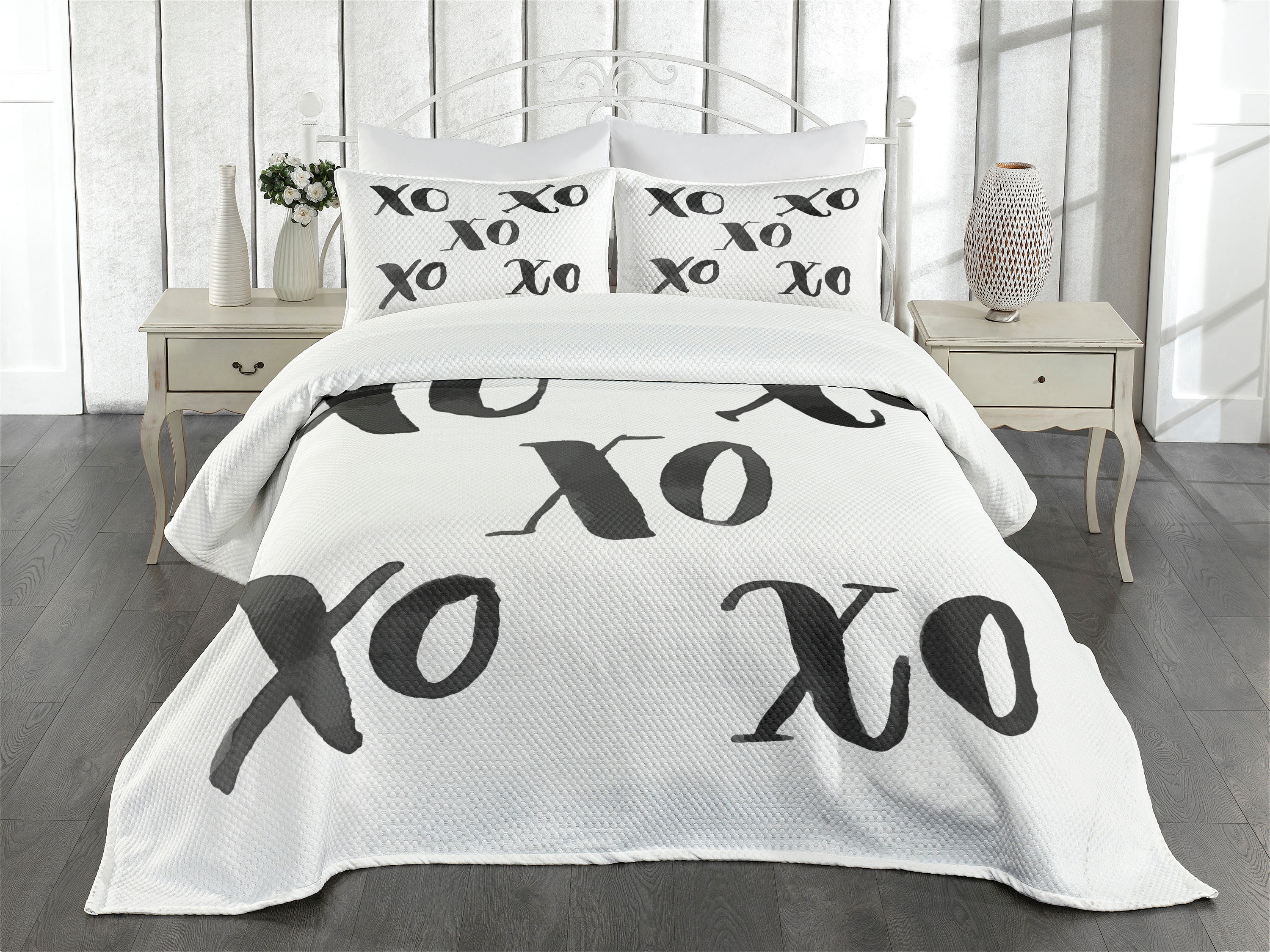 Xo Bedspread Set King Size, Hugs and Kisses Letters Written Classic Old