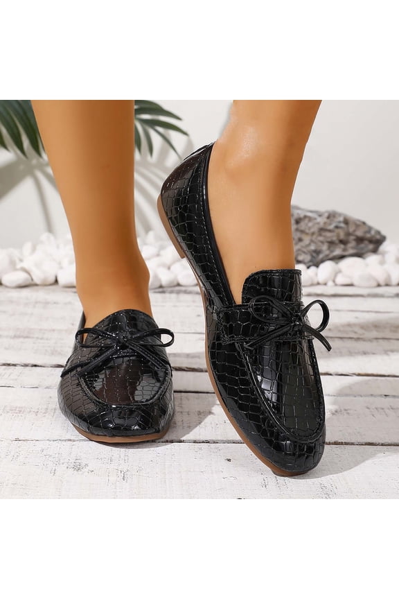 Women's Patent Leather Tassel Loafers with Bow Detail, Shiny Embossed Slip On Flats with Lightweight Flat Sole, Comfortable Business Casual Shoes for All Season Walking Gift