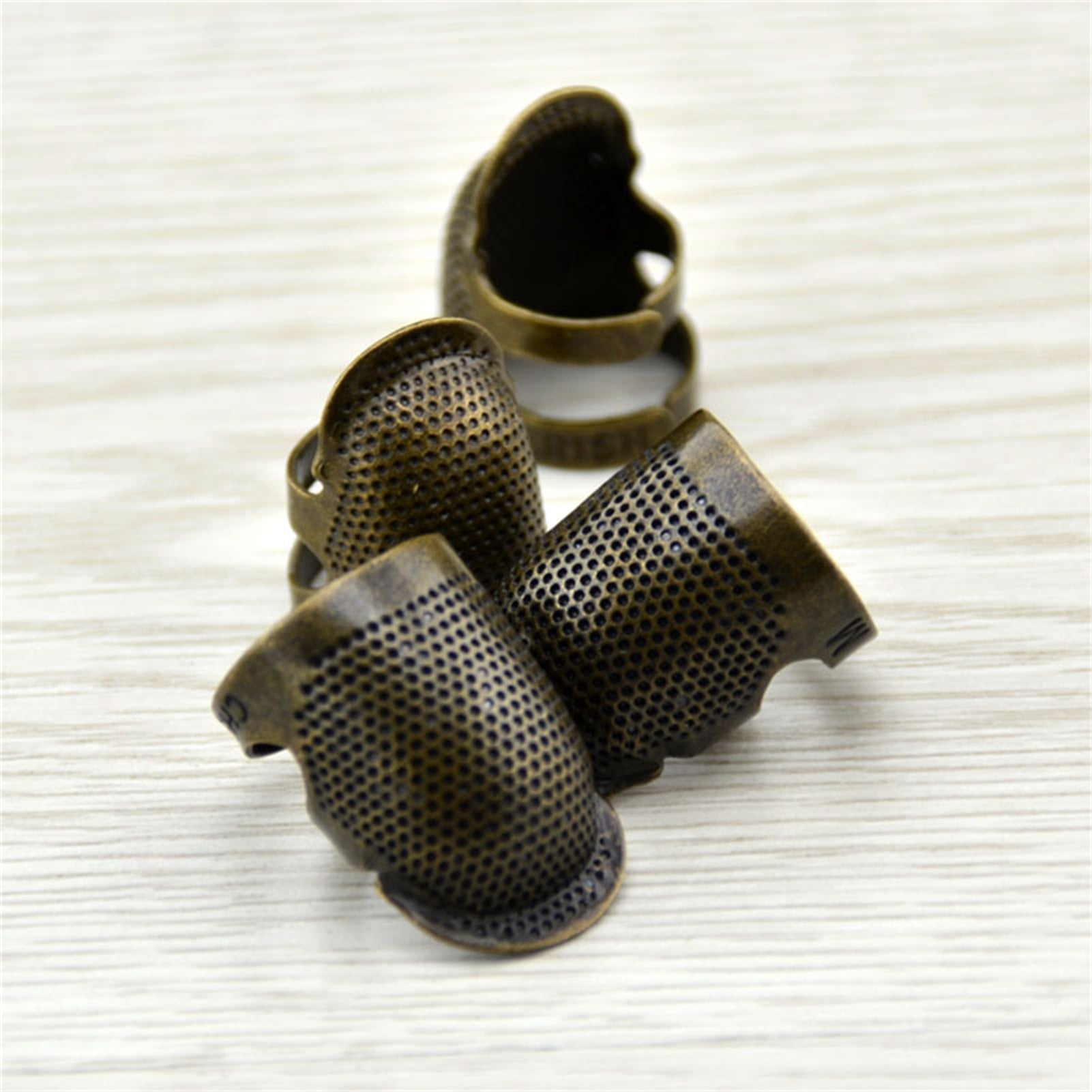 Xyer Sewing Thimble Adjustable Solid Anti-rust Sewing Thimble Finger  Protector for Needlework Antique Bronze S