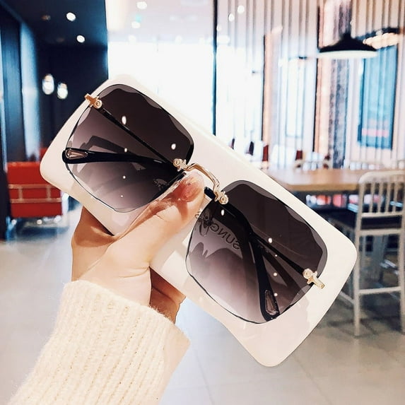 YCNYCHCHY Square Sunglasses For Women In INS With A Large Face That Appears Thin And Popular On The Internet. The Same Vintage Sunglasses Have No Borders And Are UV Resistant