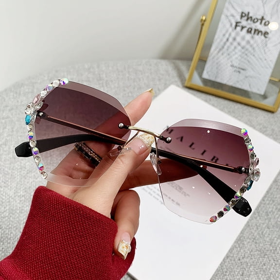 YCNYCHCHY Sunglasses For Women UV Protection Sun Protection Round Face Slimming Effect Net Red Rhinestone Sunglasses For Women Han Banchao