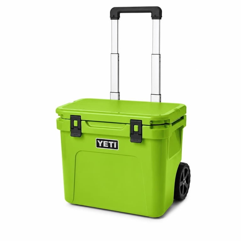 YETI Roadie 32 Qt. Hard Wheeled Cooler with Periscope Handle and