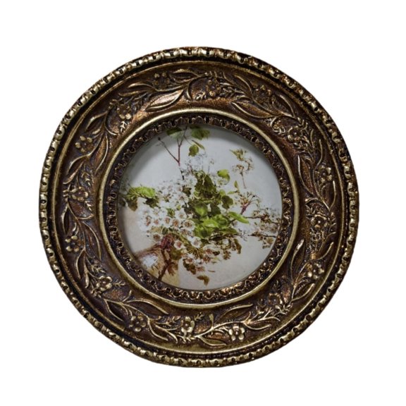 YIEMEEN Decorative Round Picture Frame with Intricate Carving For Living Space Decors