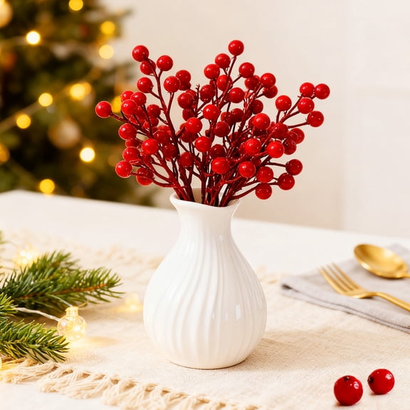 YIFUNIN Artificial Red Berries, Perfect for New Year's and Christmas, Ideal for Living Room Home Decoration, or as a Small Holly Bouquet for Festive Decor