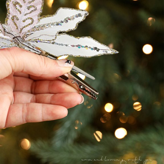 YIMWNYI Christmas Decorations High-end Mesh Simulation Clip, Holiday Wedding Scene Decoration Props, Festive Pendants for Trees, Doors and Windows, Exquisite Craftsmanship, Ideal for Gift Giving