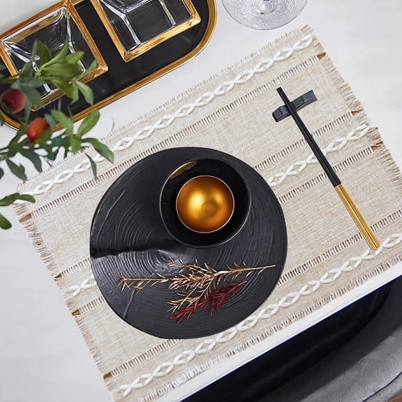 YIMWNYI Stylish Cotton and Linen Tassel Placemats, Insulated and Durable Table Mats, Heat-Resistant and Easy to Clean, Perfect for Daily Use, Parties, and Special Occasions