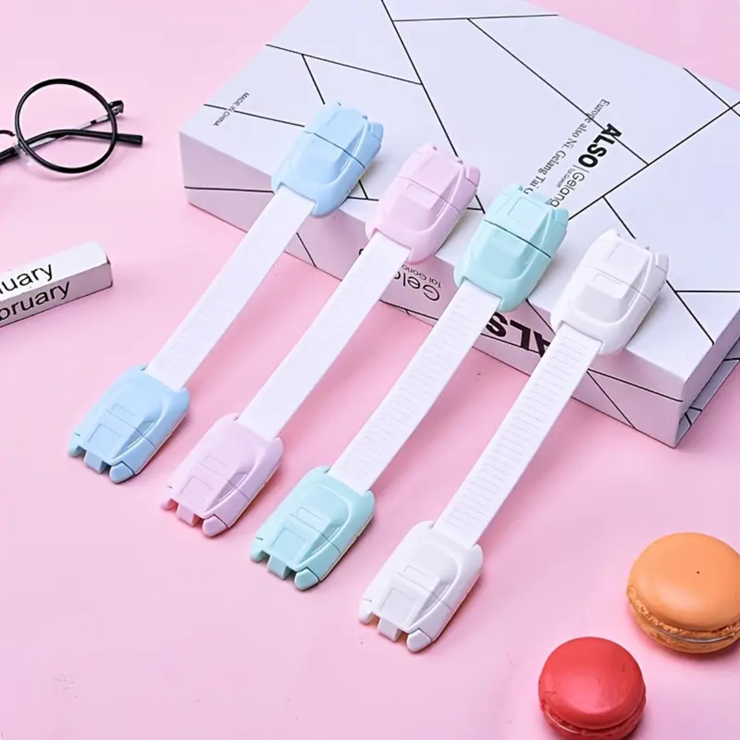 YJHBCYWM Easy to Remove Adjustable Length Kids Safety Lock in Car Shape