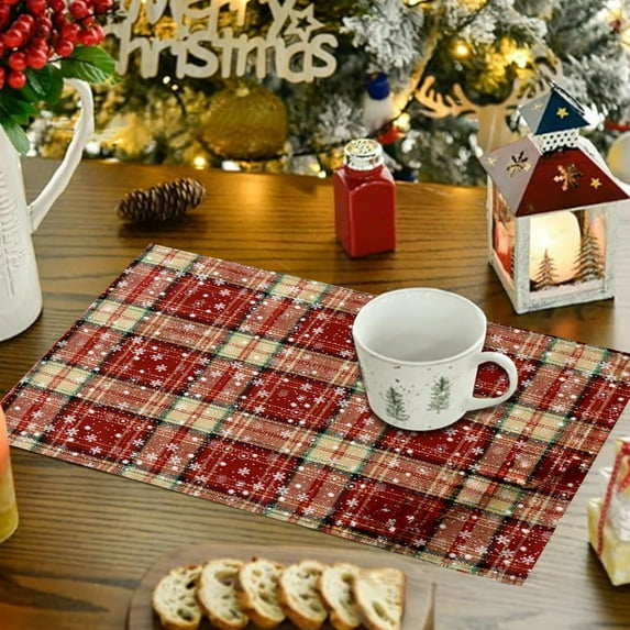 YOHAVEN Christmas Placemats Set, 17.7"x11.8" Washable Heat Insulation Table Mats Festive Holiday Dining Table Decor for Kitchen Christmas Party Restaurant Decorations