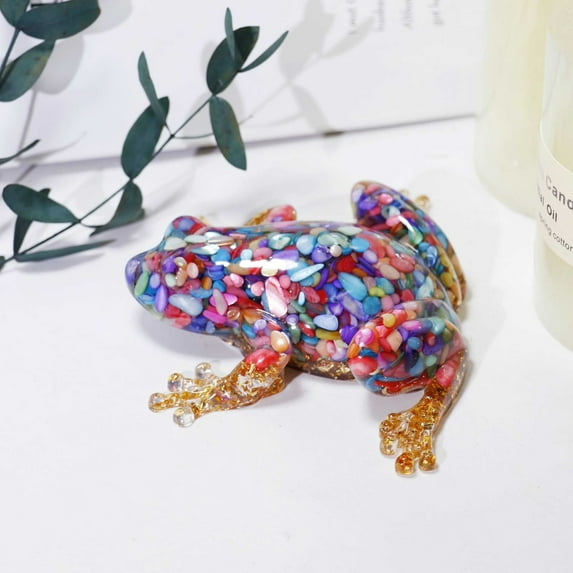YOHAVEN Crystal Resin Frog Ornament Home Office Desk Decoration Small Figurine for Living Room Shelf Tabletop, Unique Eye-Catching Gift for Family Colleagues, Charming Collectible Accent Decor
