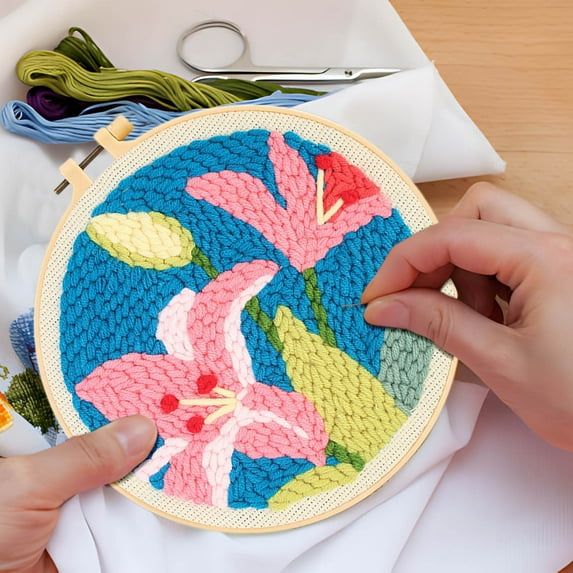 YOHAVEN DIY Punch Needle Kit, Coarse Yarn Embroidery Kit with Floral Pattern, Complete Needle Punching Material Package with Tools for Beginners Handcraft Gift Hobby