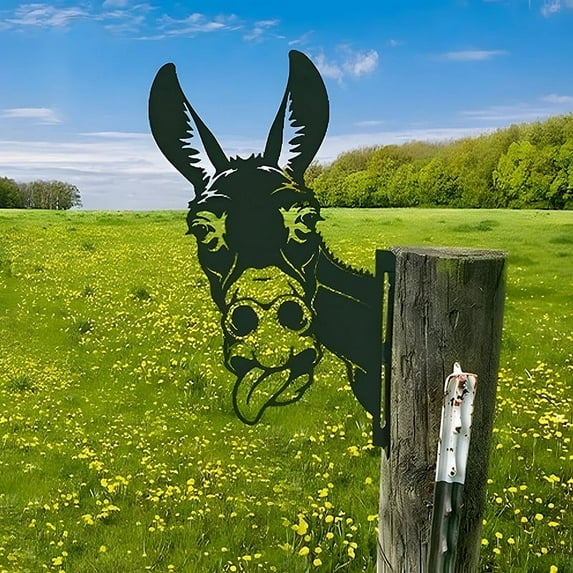 YOHAVEN Metal Art Farm Garden Decor, Outdoor Yard Fence Sculpture, Unique Garden Statue for Patio, Farmhouse, and Holiday Outdoor Decor, Perfect Christmas Gift for Garden Lovers and Decor Enthusiasts