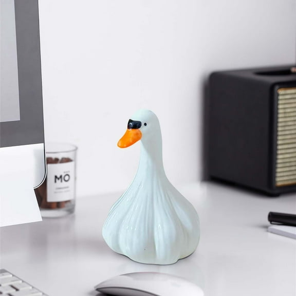 YOHAVEN Ugly Cute Garlic Ducks Resin Ornament Desktop Decoration, Quirky Small Figurine for Home Office Shelf Table, Fun Whimsical Gifts for Friends Family Unique Holiday Decor