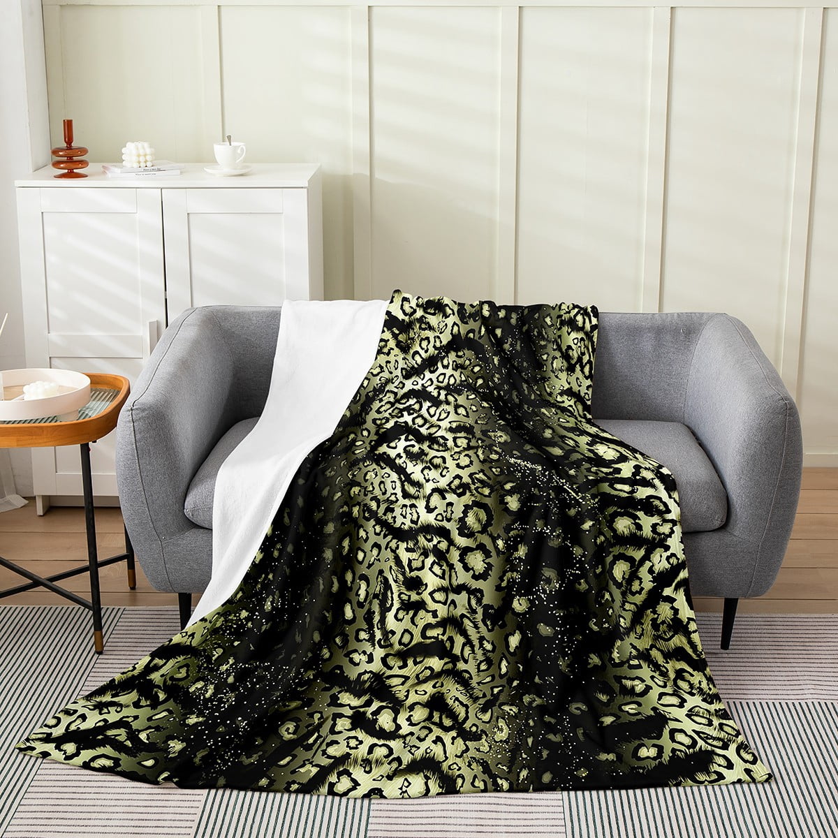 Karisma Decor Premium Safari Animal Throw Blanket - Super Soft Sherpa Backing For Kids Bedrooms, Nursery, Or Cozy Movie Nights - 50x60 Inches