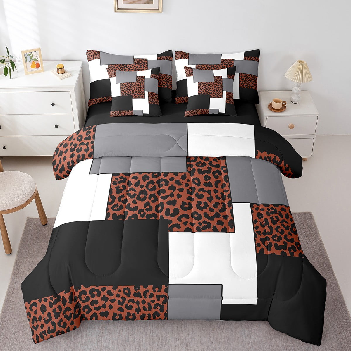 Forsyth Crest Black Bedding Set main image 1