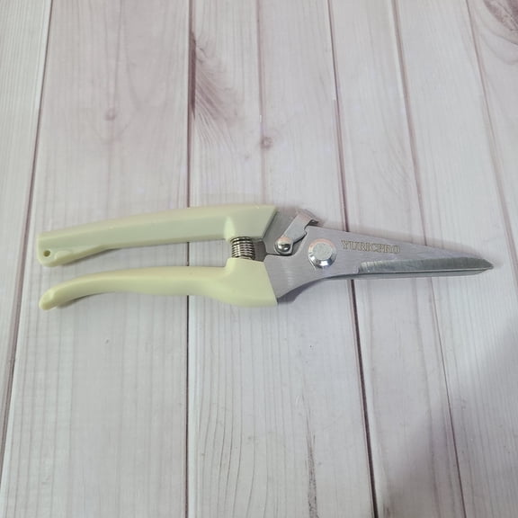 YURICPRO Pruning shears - Precision Cut Garden Lopper with Sharp Carbon Steel Blades & Ergonomic Anti-Slip Handles for Fruit Trees, Roses, Hedges & Vine Trimming