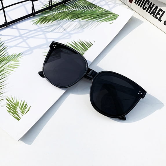YVNAURA Trendy Polarized Sunglasses for Women Men Under $5 Fashion Sun Glasses with 99% UV Blocking Lightweight Square Shades for Daily Driving Beach Outdoor