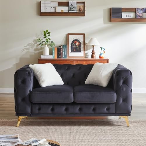 YWEN 61.25-Inch Deluxe Velvet Chesterfield Sofa – Tufted Button Design, 2 Accent Pillows & Metal Feet for Living Room