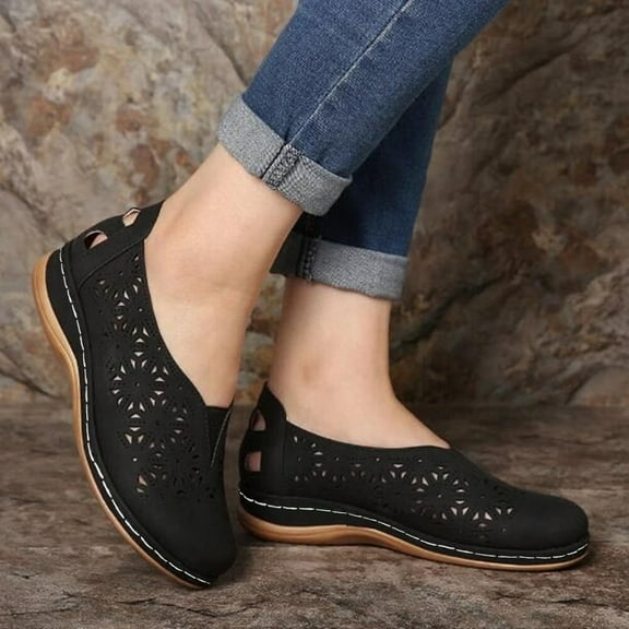 YYUIJK Women's Classic Comfort Leather Loafers Casual Slip-Ons Stylish Tassel Dress Shoes Cute Work Office Flats Everyday Walking Shoes Black 5.5