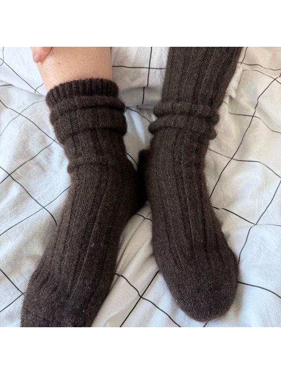 Premium Yak Wool Socks, 93% Natural Fluffy Warm Home Socks for Men & Women, Medium Size US 7-10, Cozy Gift Socks, Made in Mongolia