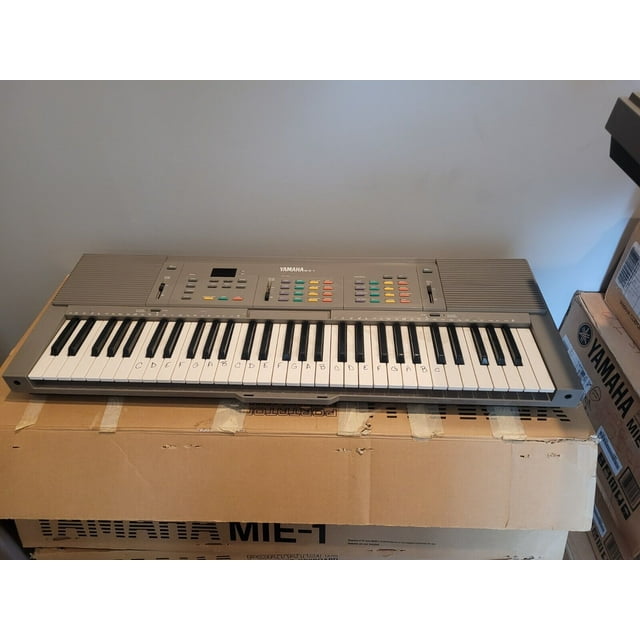 Yamaha Portatone Electronic Keyboard MIE1Used