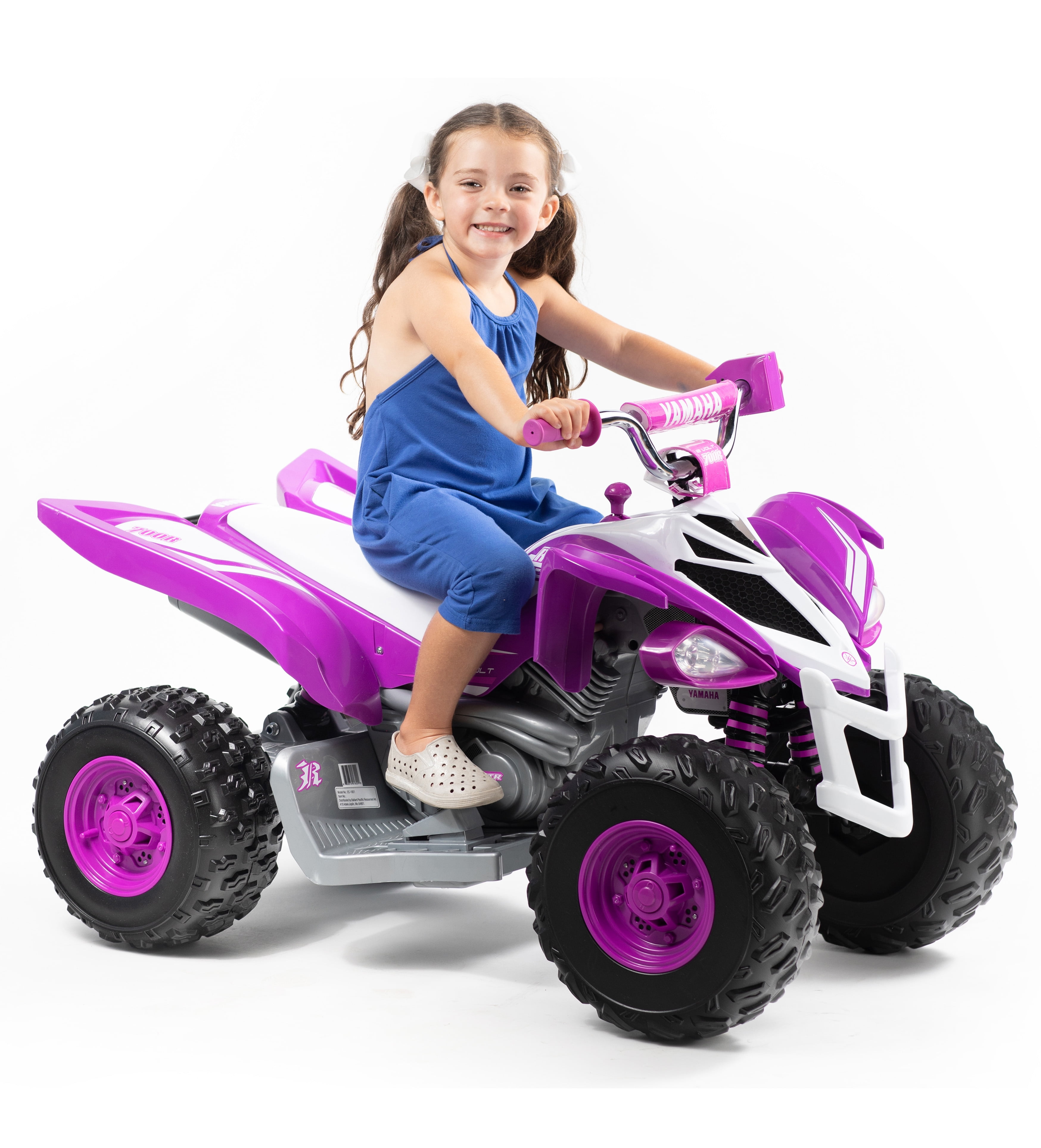 Ездим на батарейках. Yamaha EC-1708 Raptor atv 12-Volt Battery-Powered Ride-. Raptor Ride. A boy with atv.