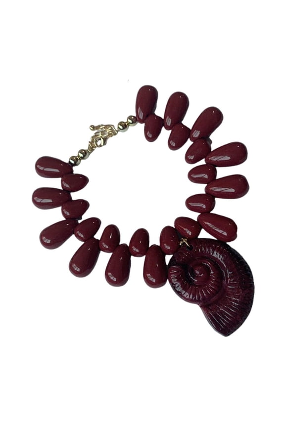 Yammee Beach Themed Conch Jewelry Necklace Feature Adjustable Length Collarbone Chain for Vacation Outfits and Parties