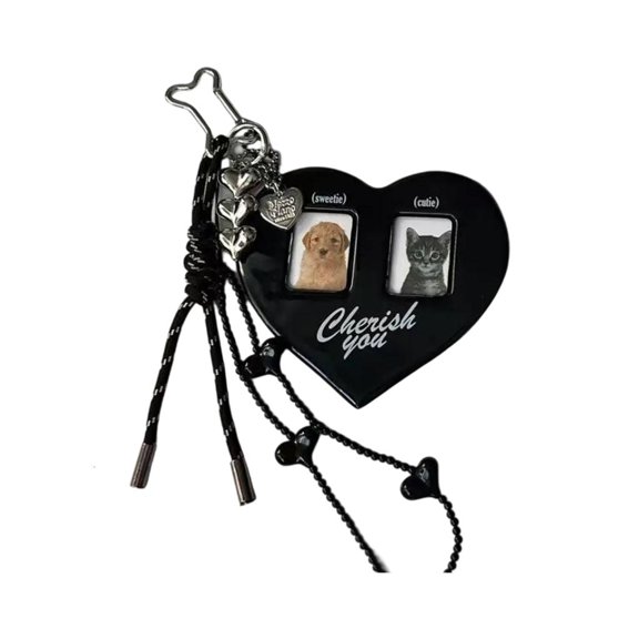 Yammee Sturdy Plastic Alloy Keychain With Easy To Change Photo Covers Casual Use