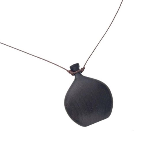 Yammee Stylish Wood Wine Flask Necklace Suitable for Distinctive Fashion Statements