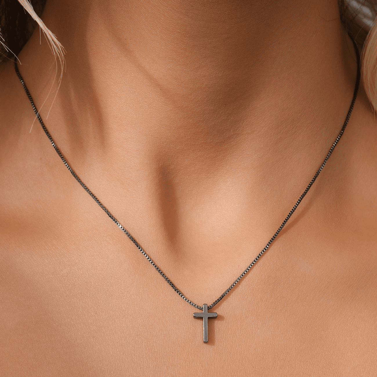 Yamyone Cross Necklace for Women, Silver Black Stainless Steel Plain Cross Pendant Necklace for Women Chain