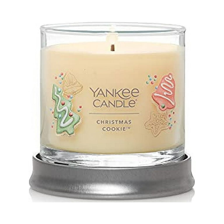 Yankee Candle Christmas Cookie Scented, Signature 4.3oz Small Tumbler  Single Wick Candle, Over 20 Hours of Burn Time 