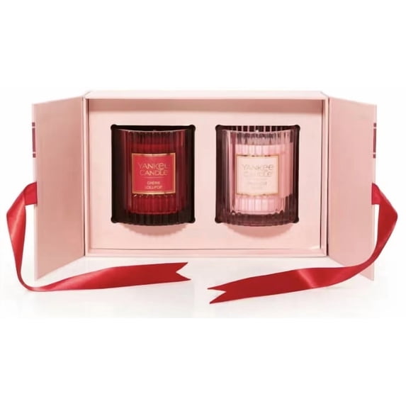 Yankee Candle Love is in the Air Valentine's Day Tumbler Candles Gift Set - Fresh Cut Roses and Chérie Lollipop
