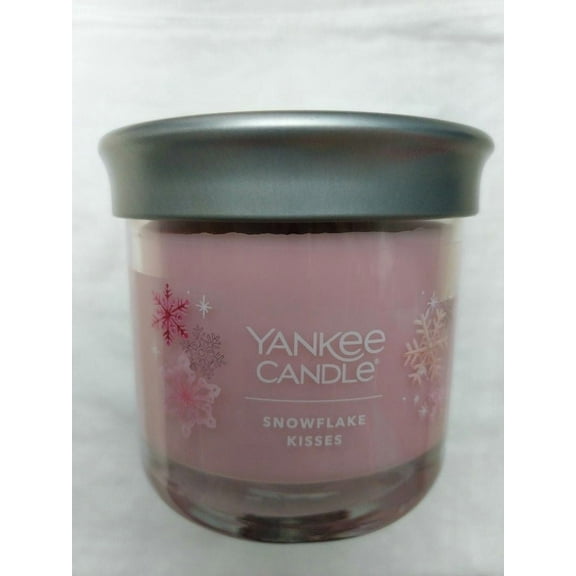 Yankee Candle Snowflake Kisses Single Wick Signature Small Tumbler Holiday Candle
