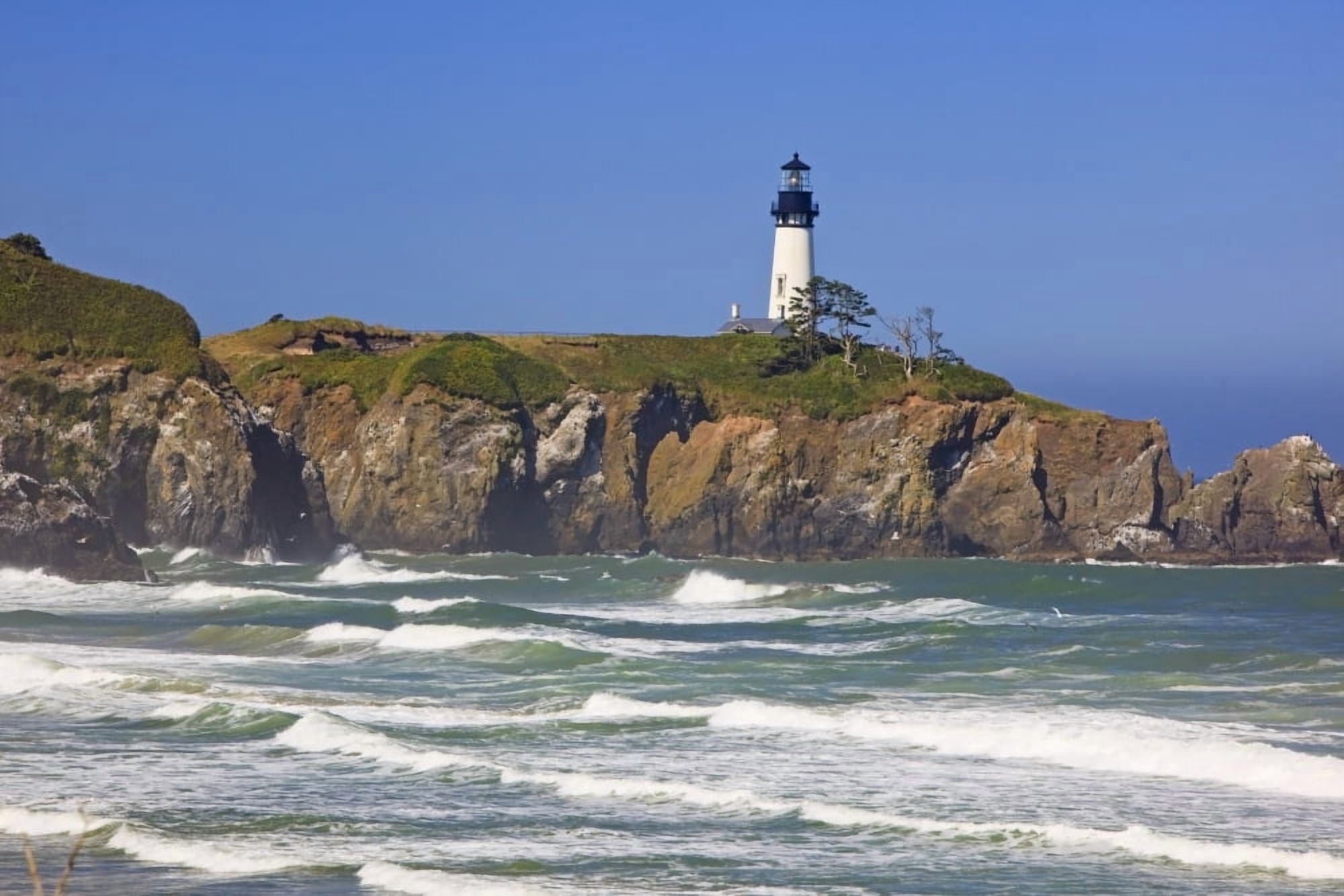 Yaquina Head Lighthouse On The Oregon Coast Oregon Usa Canvas Art - Craig Tuttle Design Pics (19 x 12)