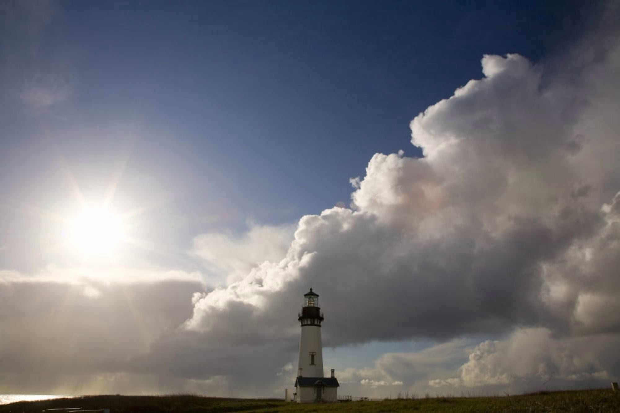 Yaquina Head Lighthouse Oregon Coast Usa Canvas Art - Craig Tuttle Design Pics (34 x 22)