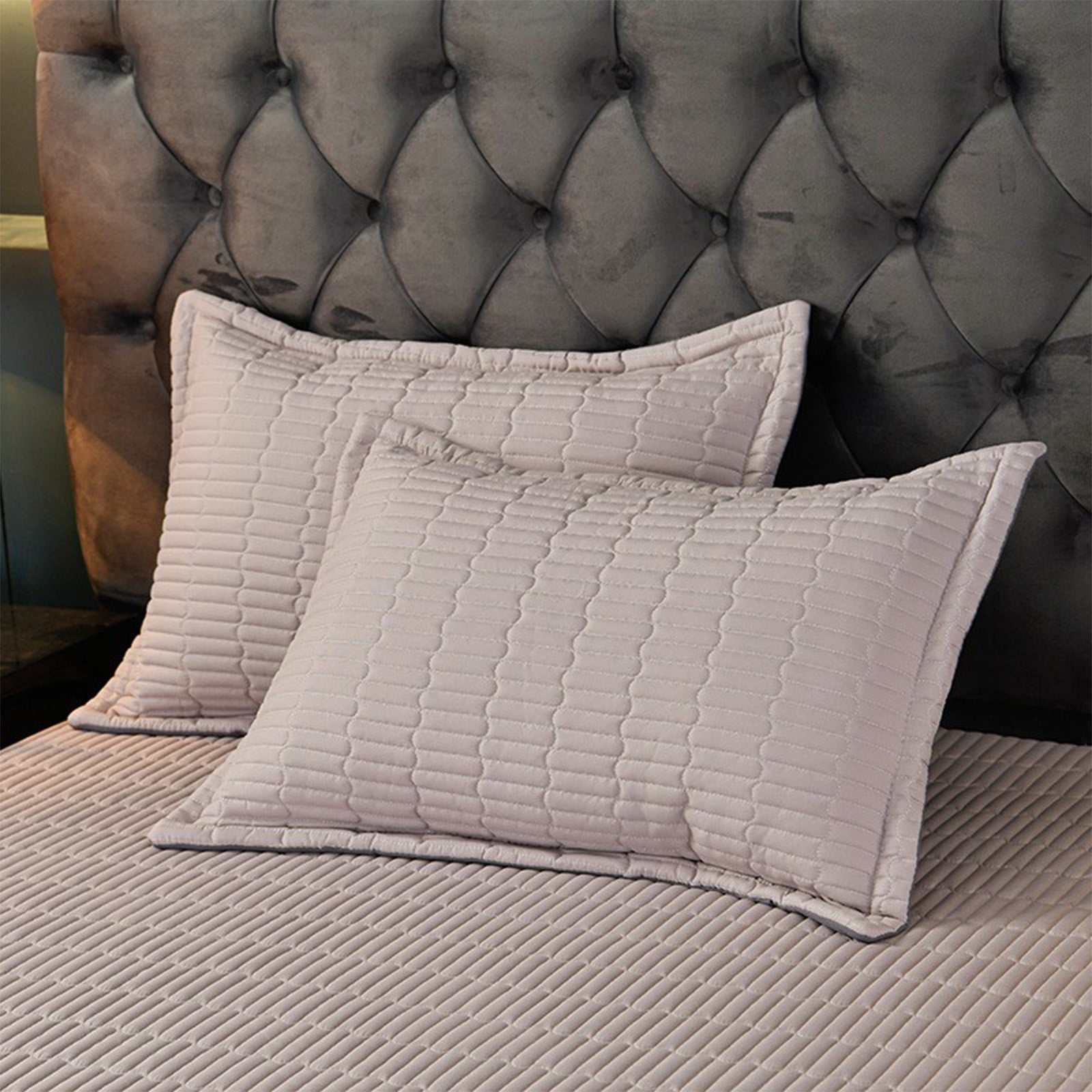 Yarn Brushed Quilted Pillowcase 18.89x29.13in Pillowcase Protector Non slip Machine Washable Stain Resistant Soft Peace of Mind Sleeping Gray