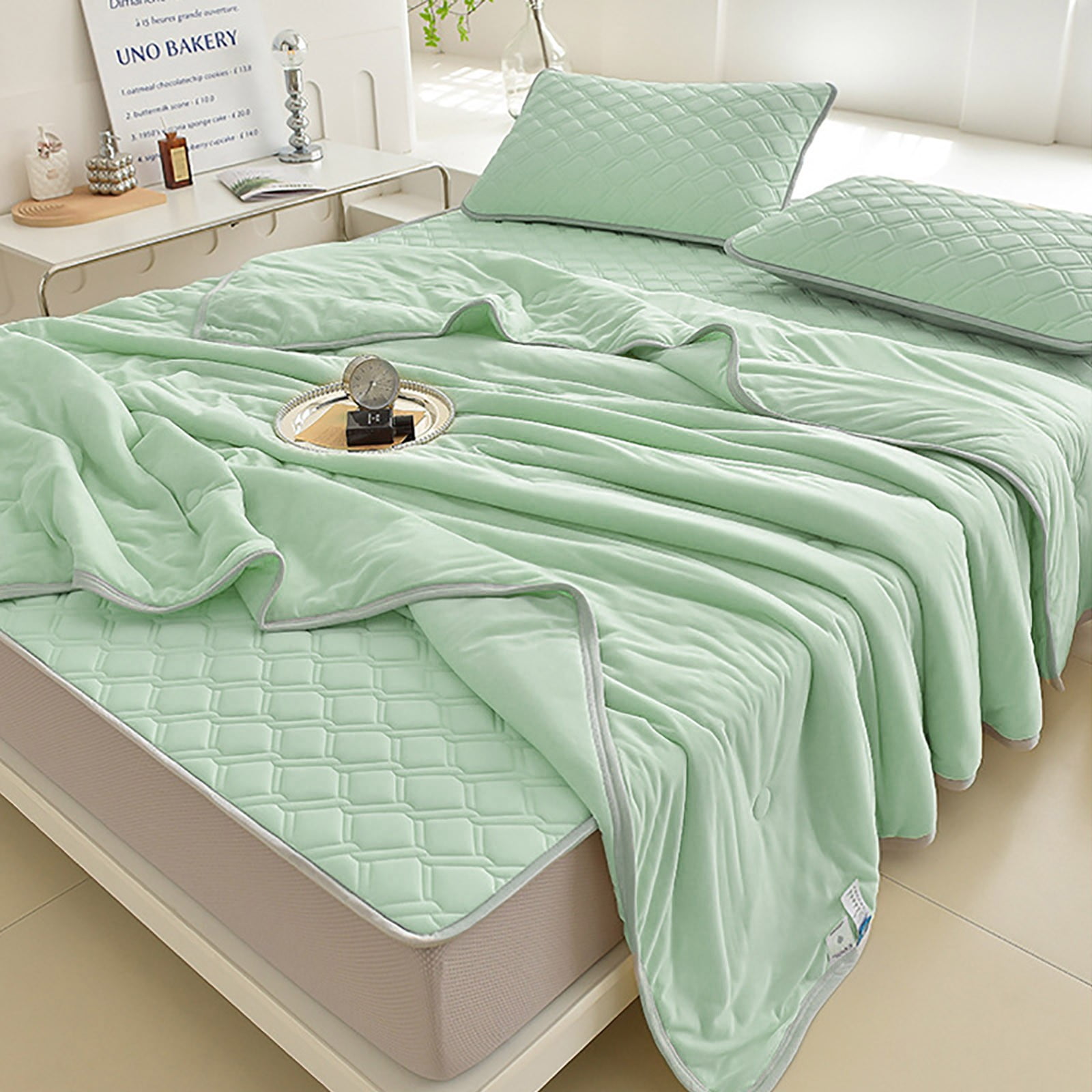 Yeetfub Cheap Cooling Comforter Queen Size Light Weight Throw Blankets