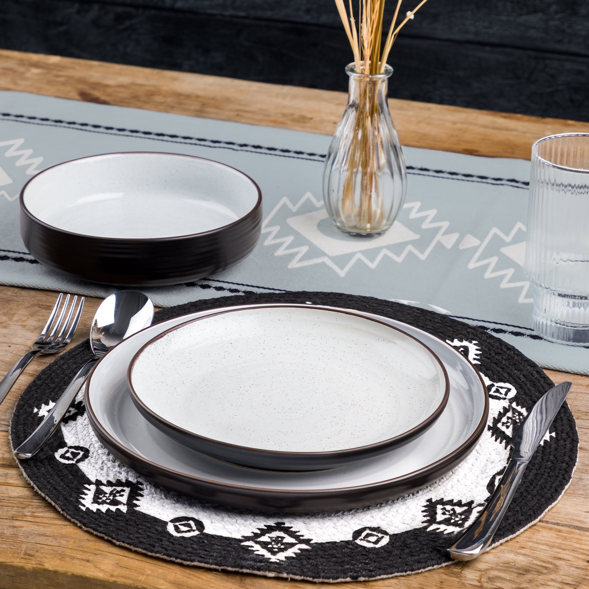 Yellowstone Round Kitchen Table Placemat, Beth Collection