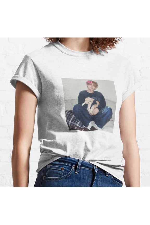 Yeonjun txt bow Classic T-Shirt Vintage Birthday Gifts
