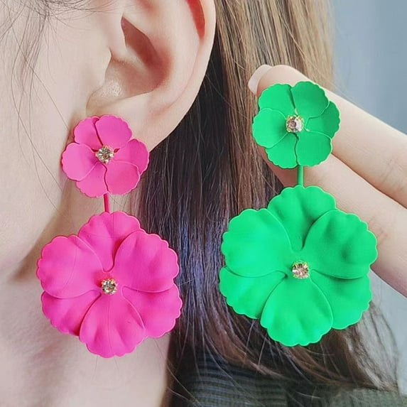 Yesbay 1 Pair Women Hanging Earrings Flower Shape Decor Exaggerated Lady Prom Beach Long Dangle Earrings